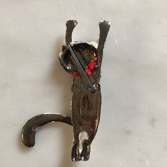 Enamel hand crafted hanging cat brooch with swinging tail! 🐈⬛ - Picture 3 of 4